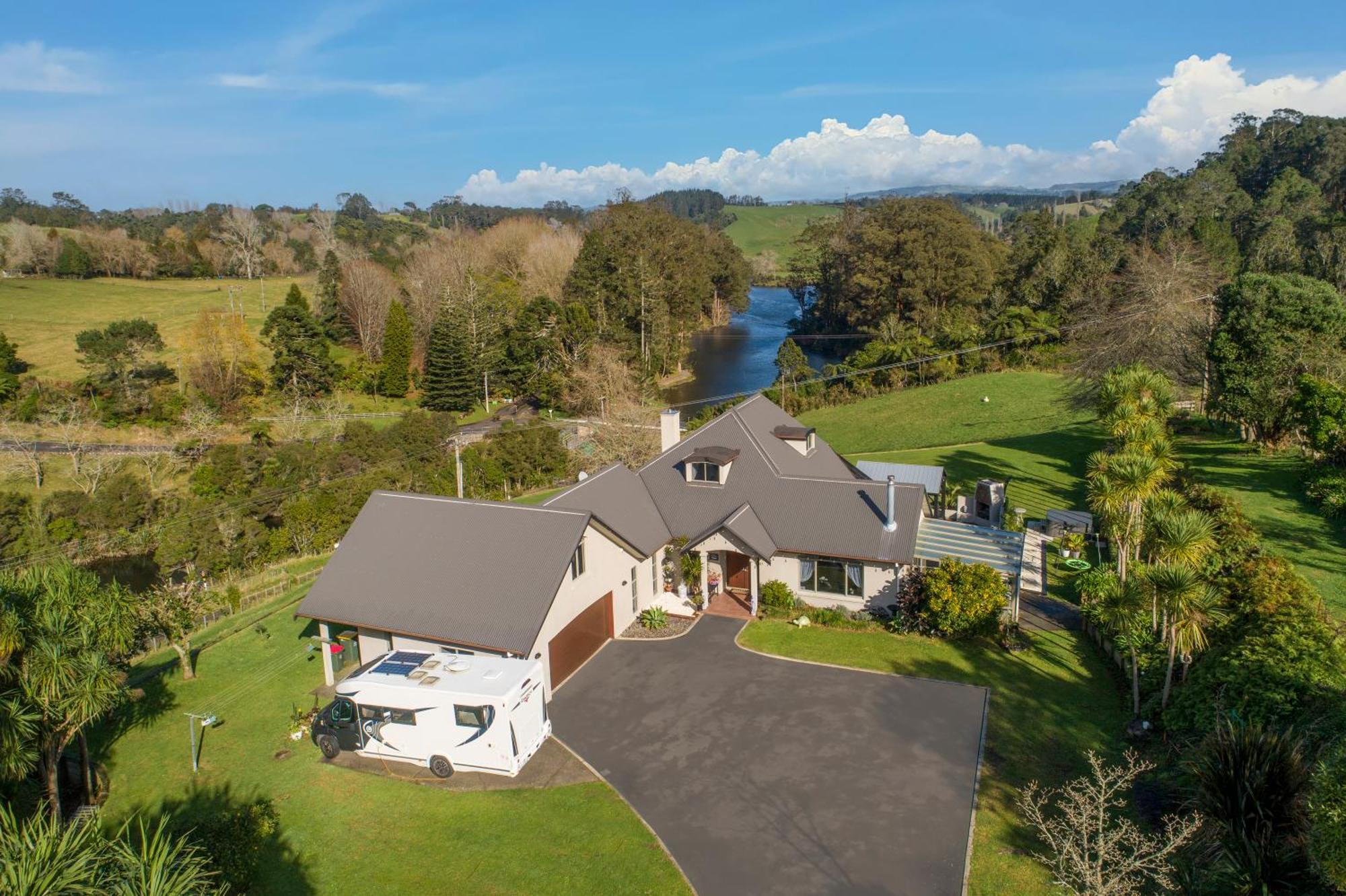 Mclaren Lake View Tauranga Exterior photo