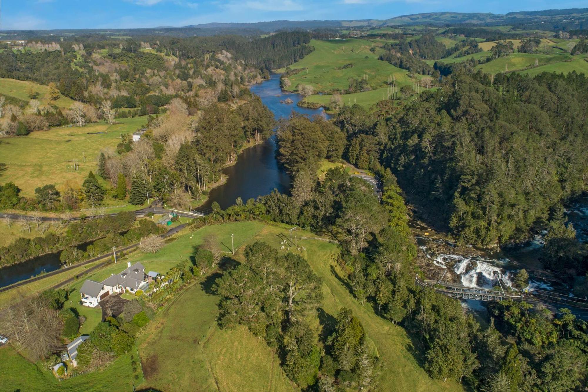 Mclaren Lake View Tauranga Exterior photo
