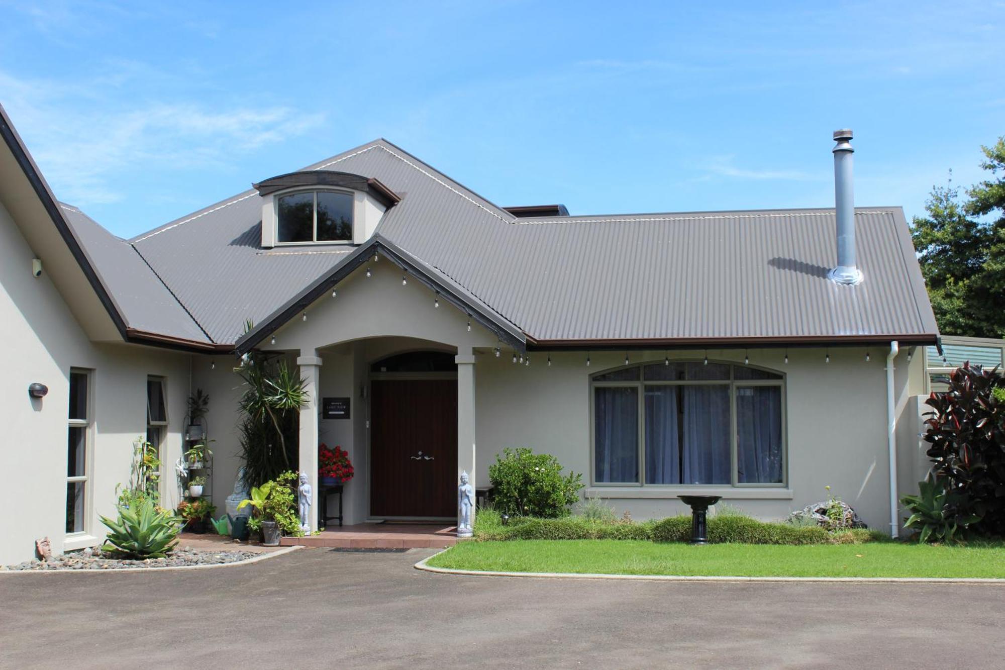 Mclaren Lake View Tauranga Exterior photo