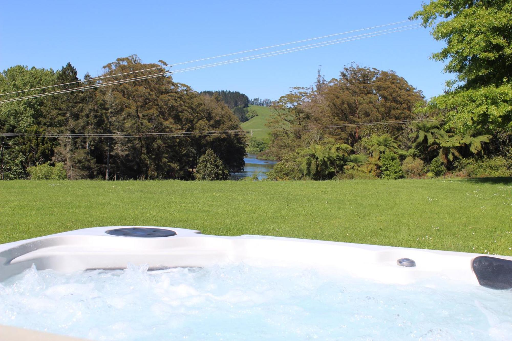 Mclaren Lake View Tauranga Exterior photo
